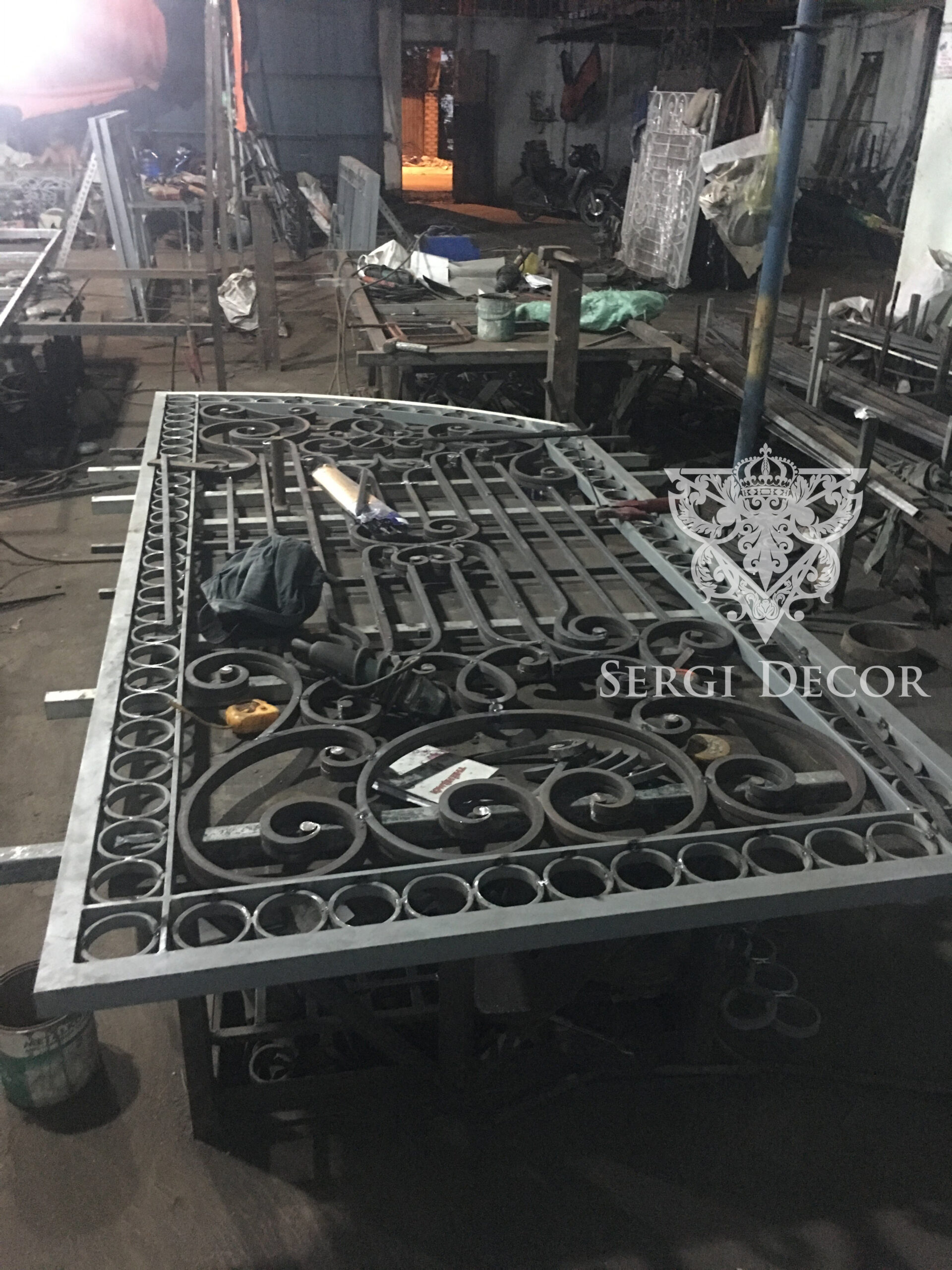 Đặt thiết kế, gia công và lắp đặt sắt mỹ thuật tại TP. HCM #13
