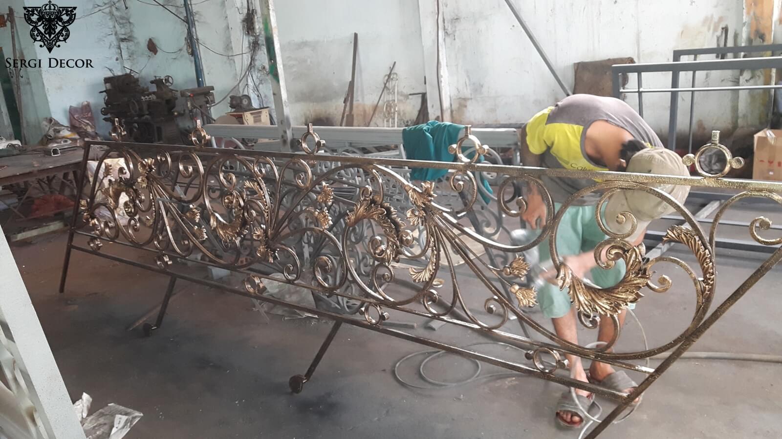 Quy trình tư vấn, sản xuất và lắp đặt sắt mỹ thuật tại Sergi Decor #33 Z1176877154519 F39d14471315914c2dbbe5531d102b72 (1)